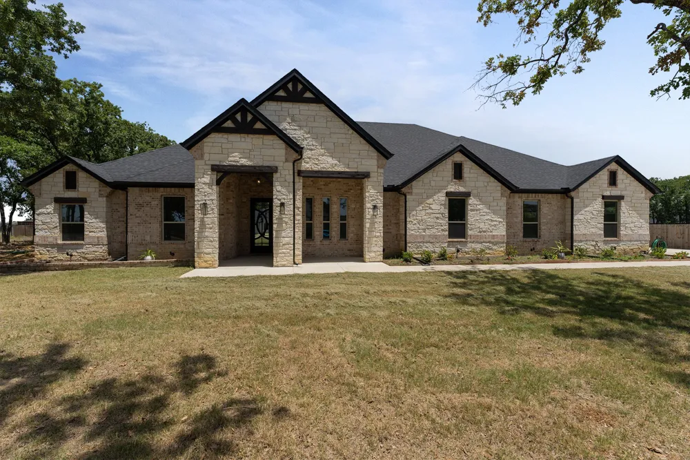300 Seacross Court Combine, TX 75159