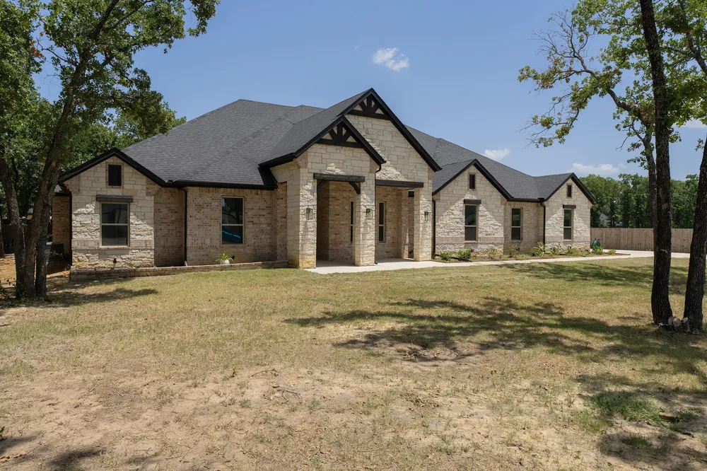 300 Seacross Court Combine, TX 75159