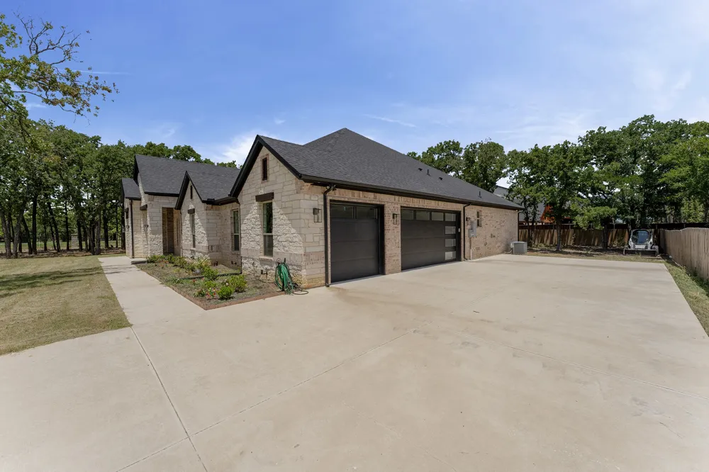 300 Seacross Court Combine, TX 75159
