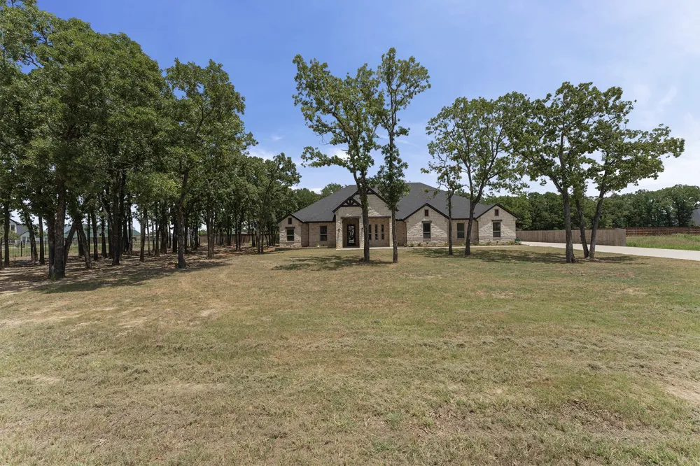 300 Seacross Court Combine, TX 75159