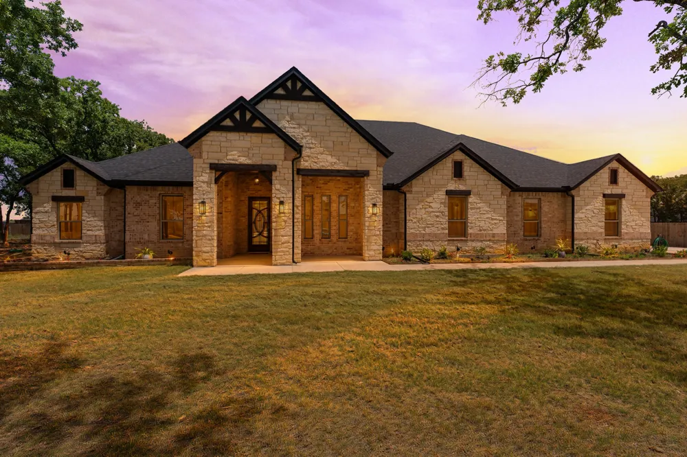 300 Seacross Court Combine, TX 75159