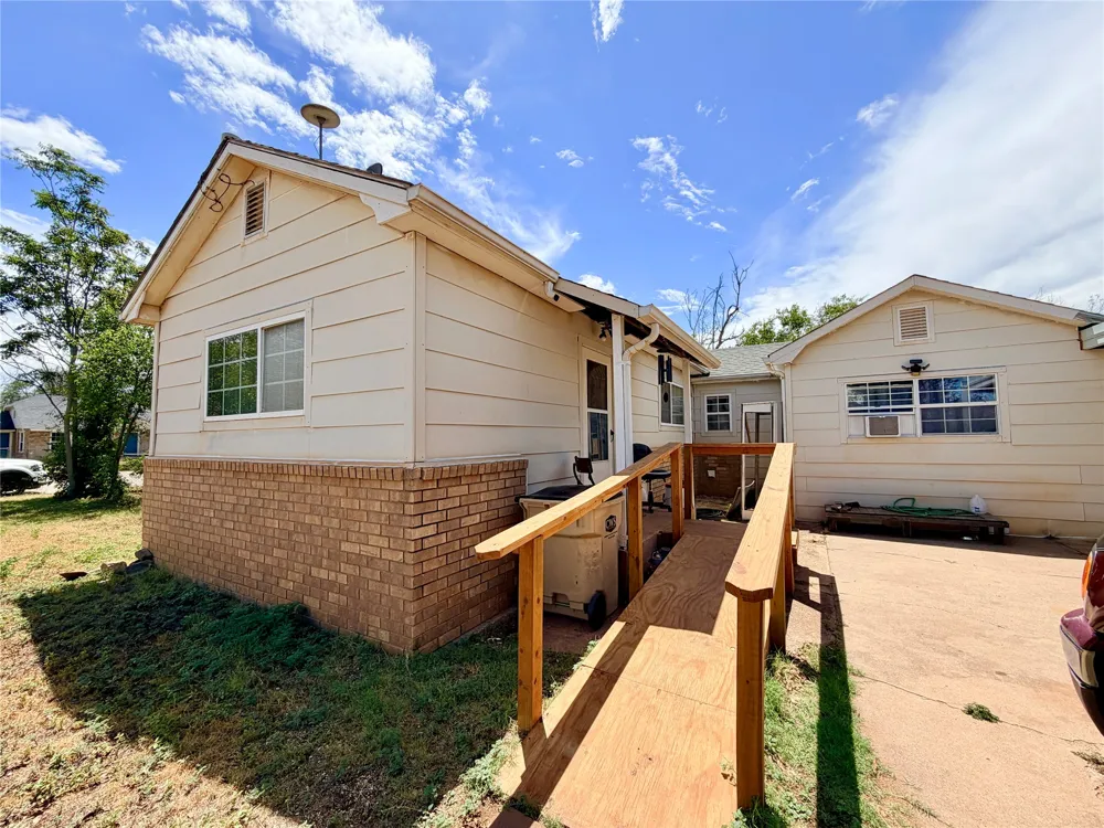 912 Locust Merkel, TX 79536
