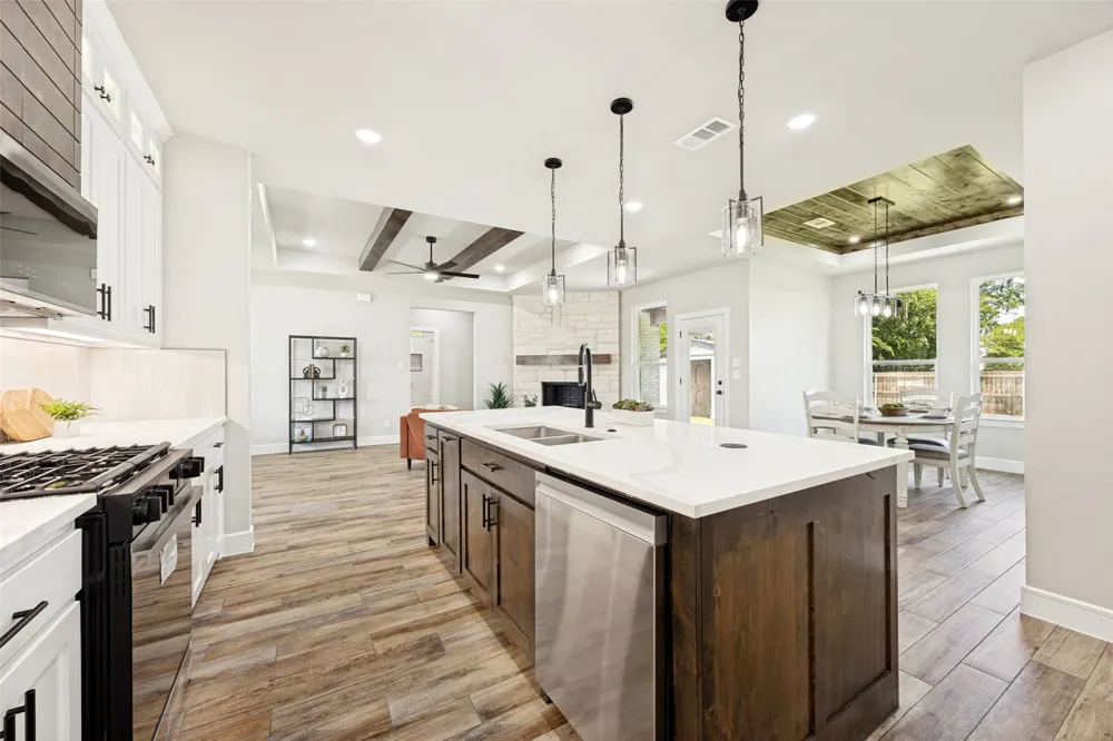 310 Cottonwood Leonard, TX 75452