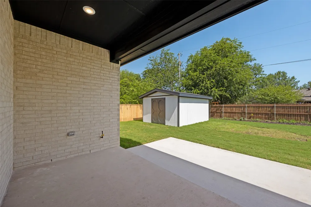 310 Cottonwood Leonard, TX 75452