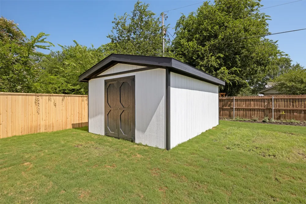 310 Cottonwood Leonard, TX 75452