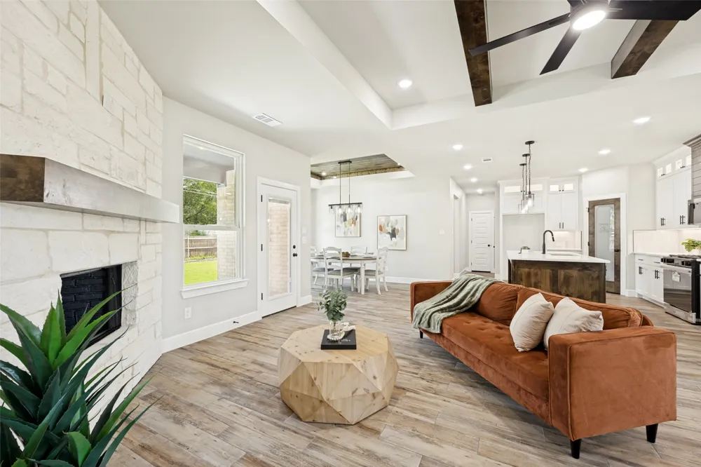 310 Cottonwood Leonard, TX 75452