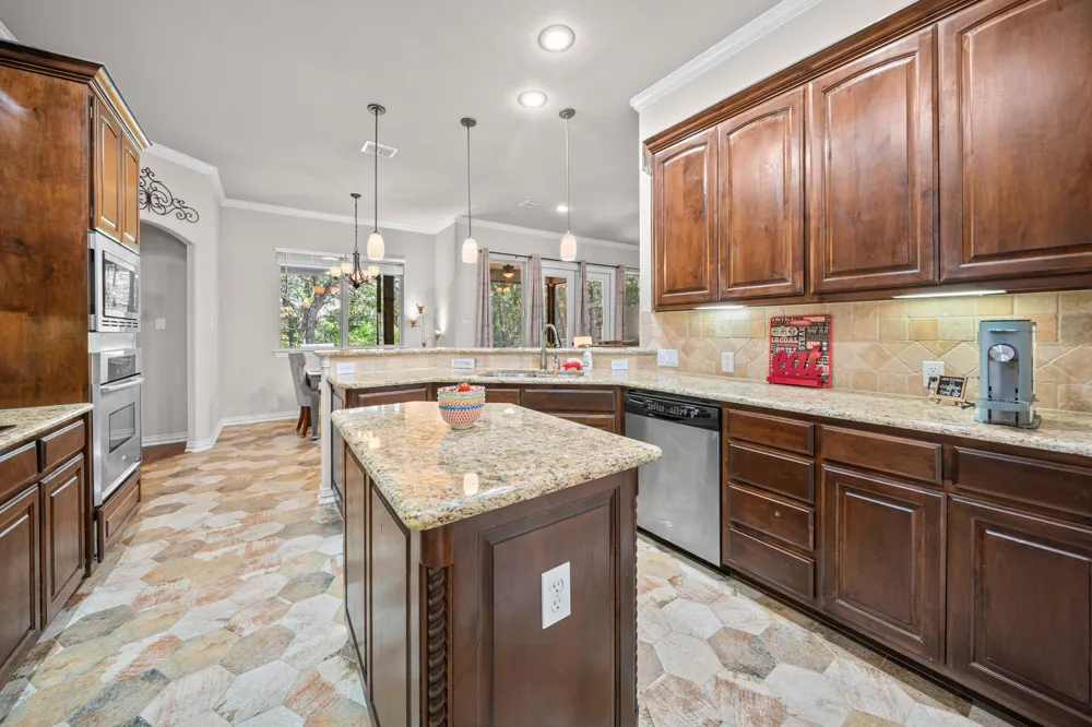 508 Oak Forest Court Kennedale, TX 76060