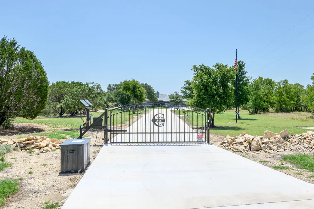 1665 Overlook Ridge Bluff Dale, TX 76433