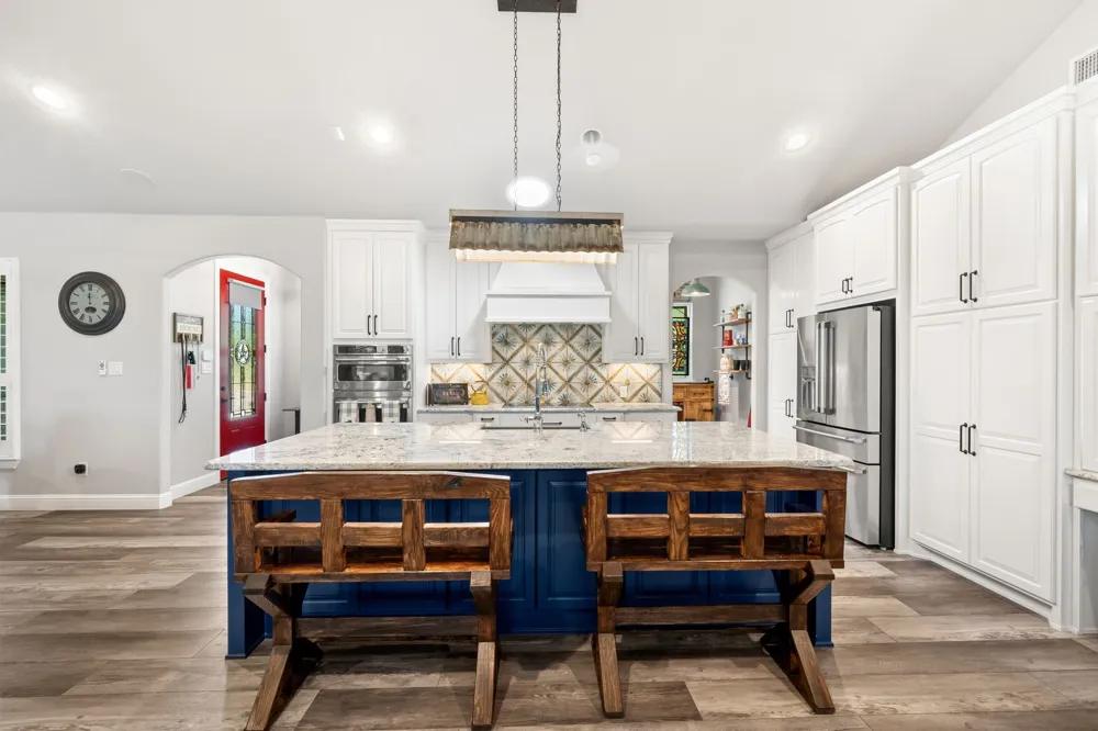 1665 Overlook Ridge Bluff Dale, TX 76433