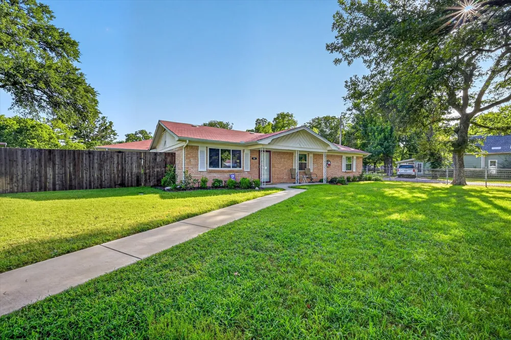 701 E Main Street Tioga, TX 76271