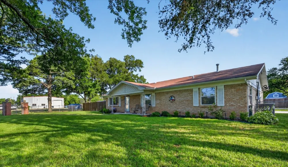 701 E Main Street Tioga, TX 76271