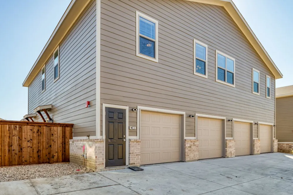711 Harvest Moon Drive Venus, TX 76084