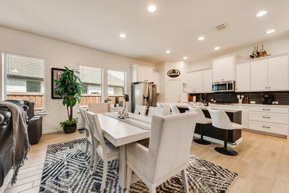119 Palo Duro Bend Rhome, TX 76078