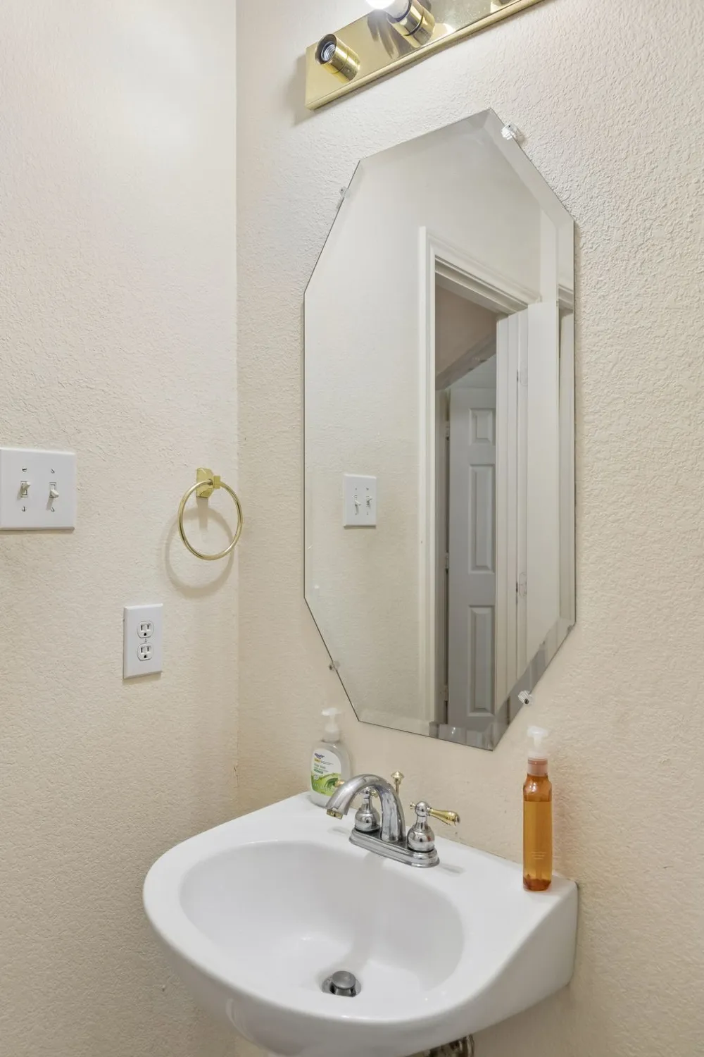 717 Morningside Trail Murphy, TX 75094