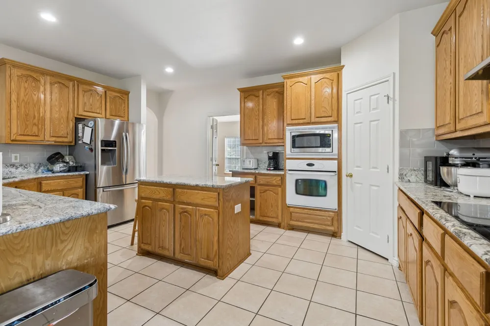 717 Morningside Trail Murphy, TX 75094