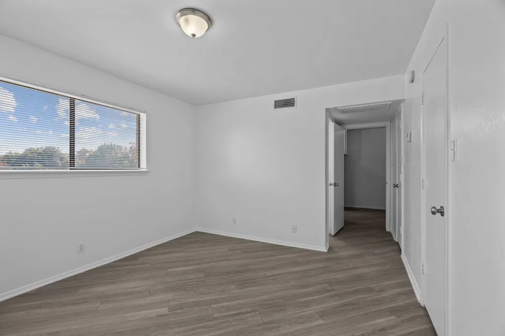 320 E 4th Street #208 Arlington, TX 76010