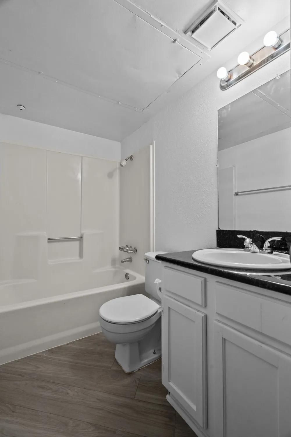 320 E 4th Street #208 Arlington, TX 76010