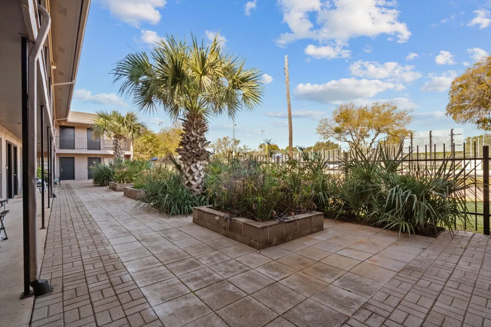 320 E 4th Street #208 Arlington, TX 76010
