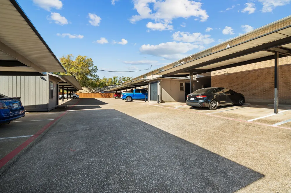 320 E 4th Street #208 Arlington, TX 76010