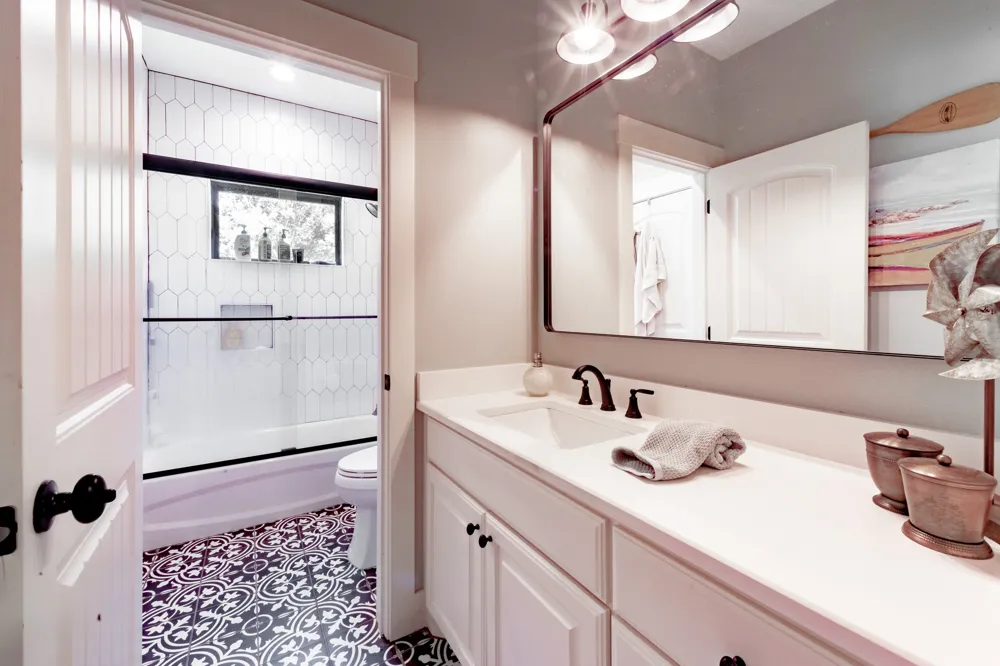 131 Lakeway Lane Gun Barrel City, TX 75156