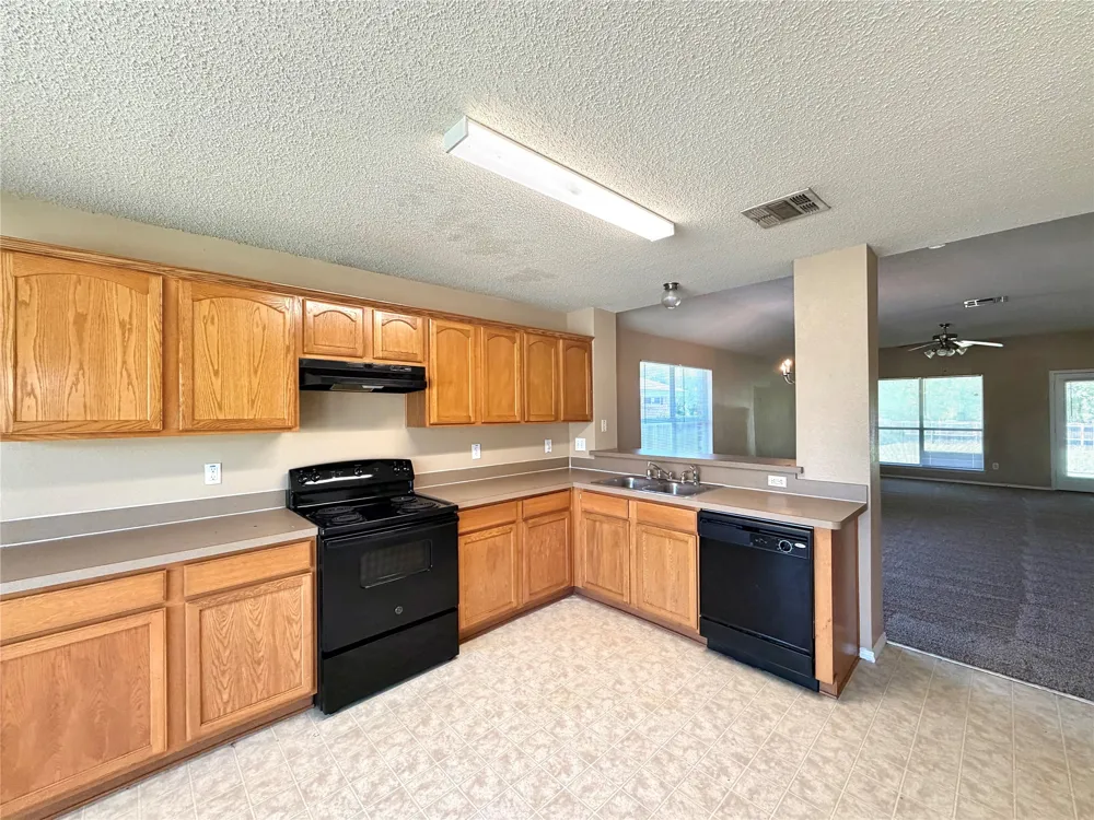 185 Rolling Court Lancaster, TX 75146