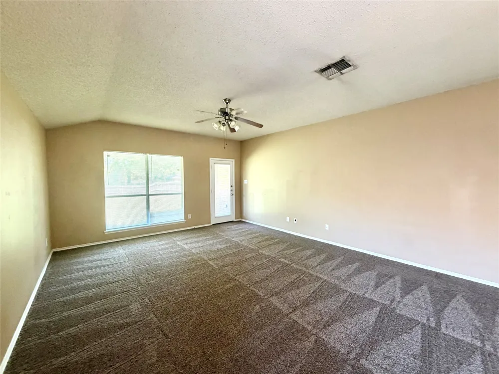 185 Rolling Court Lancaster, TX 75146