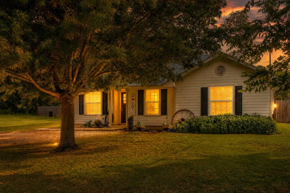 807 Lee Street Tioga, TX 76271