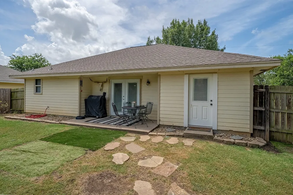 807 Lee Street Tioga, TX 76271