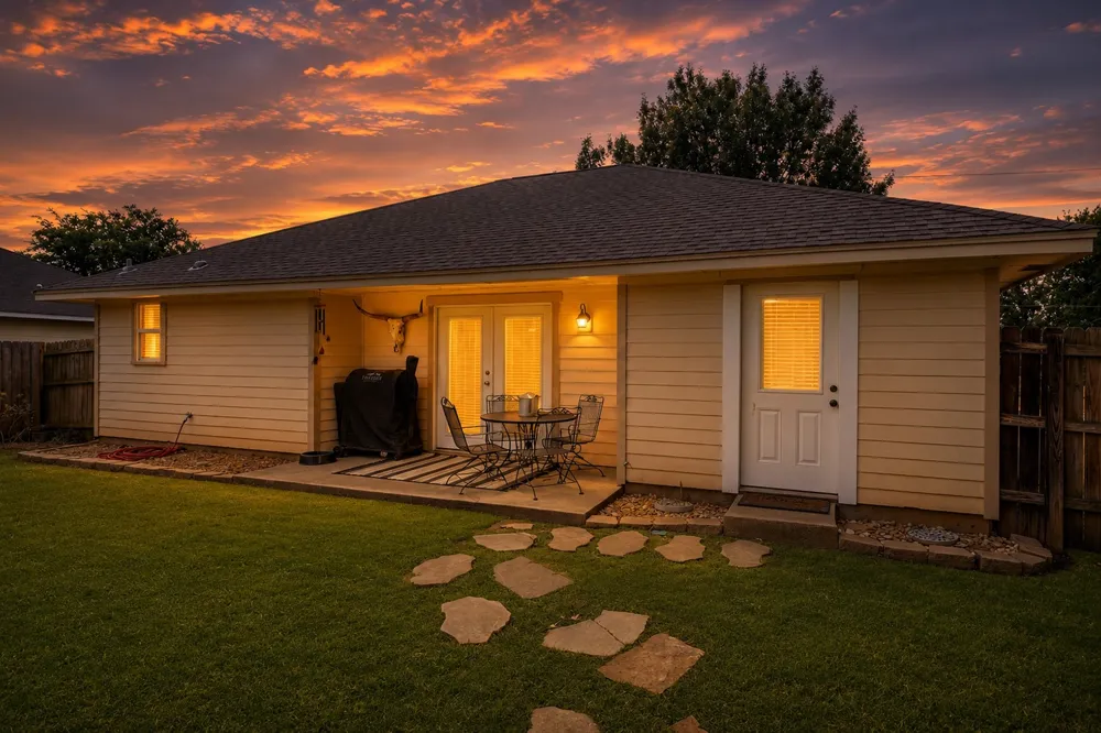 807 Lee Street Tioga, TX 76271