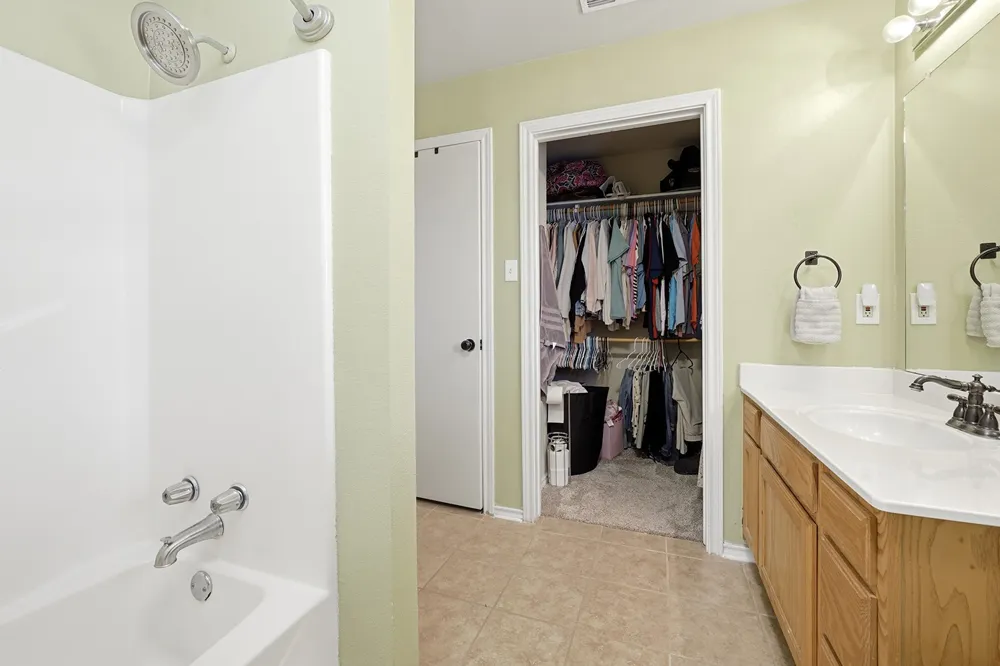 807 Lee Street Tioga, TX 76271