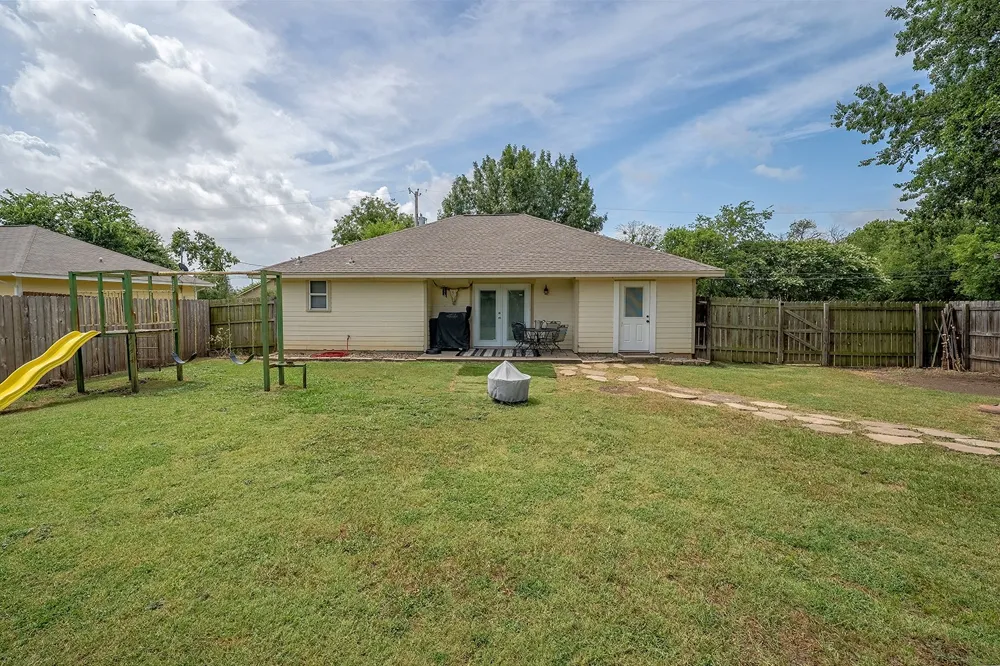 807 Lee Street Tioga, TX 76271