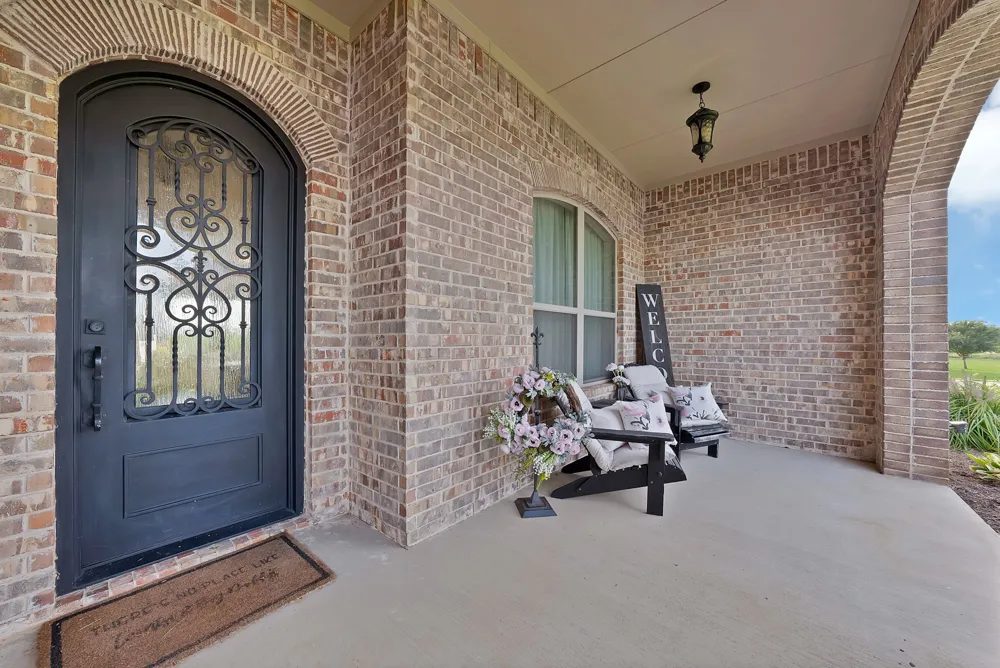 9688 Whispering Creek Terrace Grandview, TX 76050