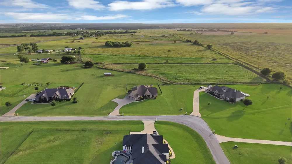 9688 Whispering Creek Terrace Grandview, TX 76050