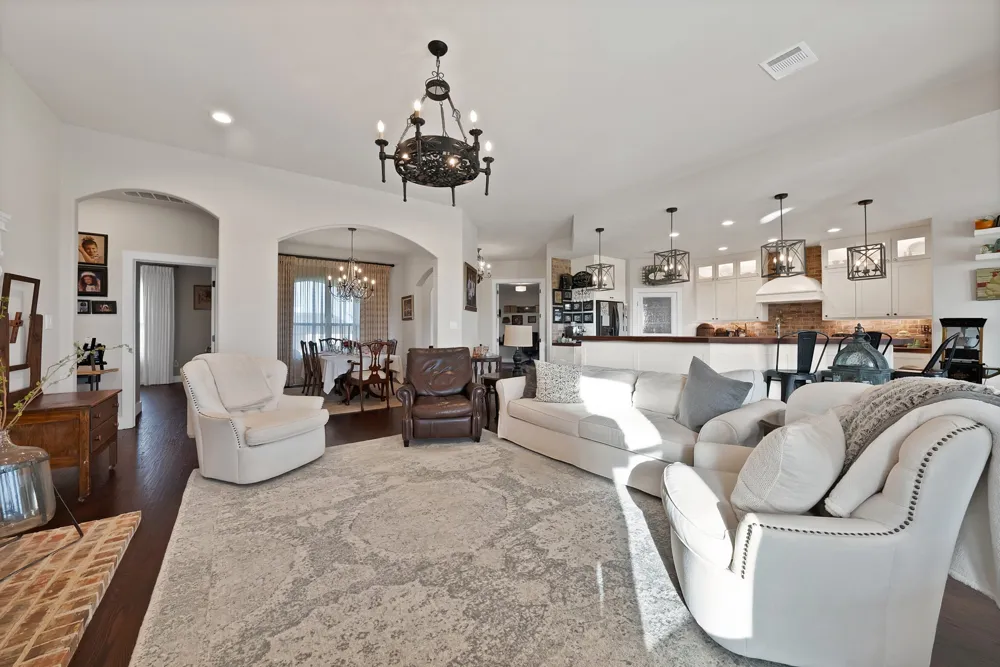 9688 Whispering Creek Terrace Grandview, TX 76050