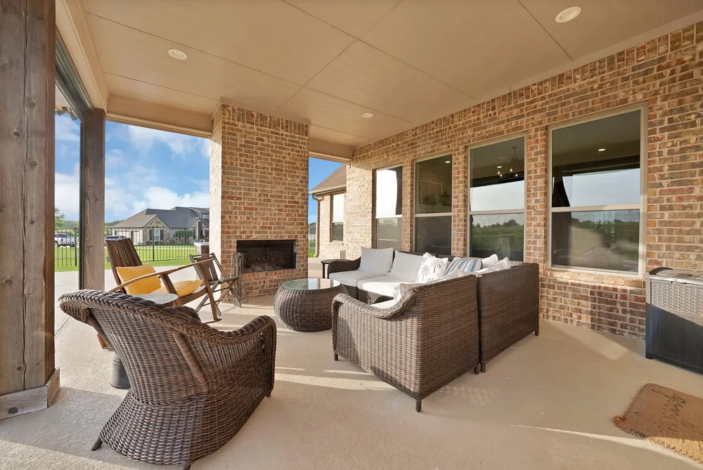 9688 Whispering Creek Terrace Grandview, TX 76050