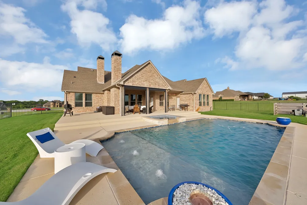 9688 Whispering Creek Terrace Grandview, TX 76050