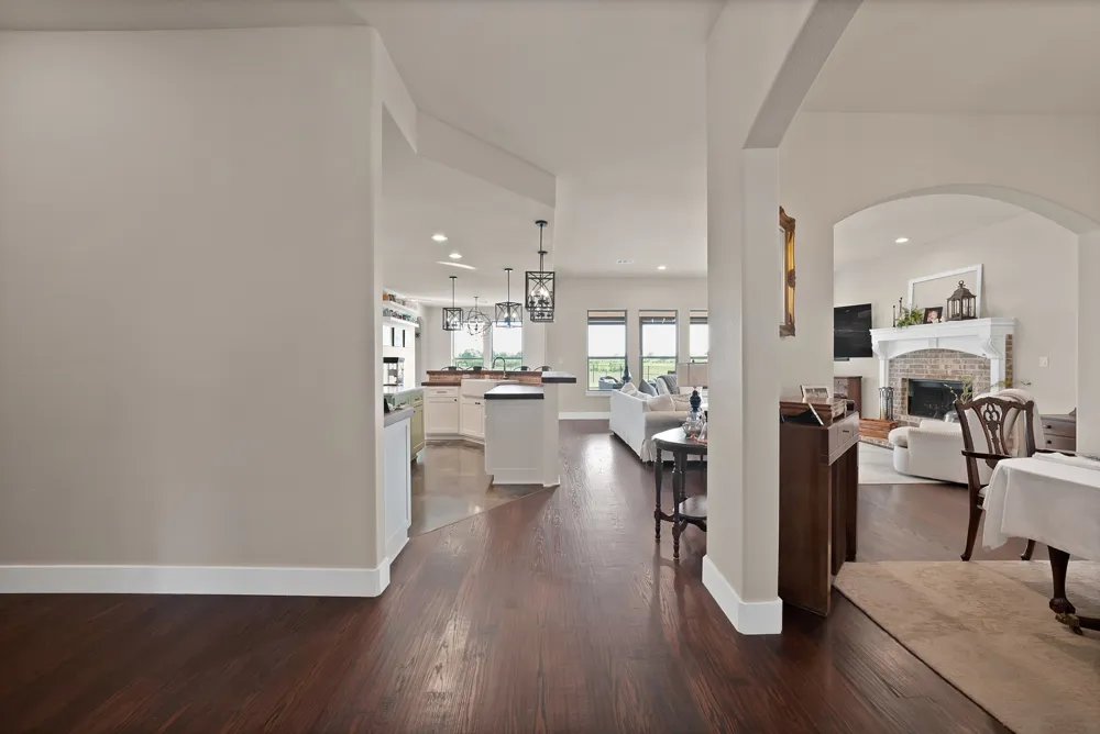 9688 Whispering Creek Terrace Grandview, TX 76050