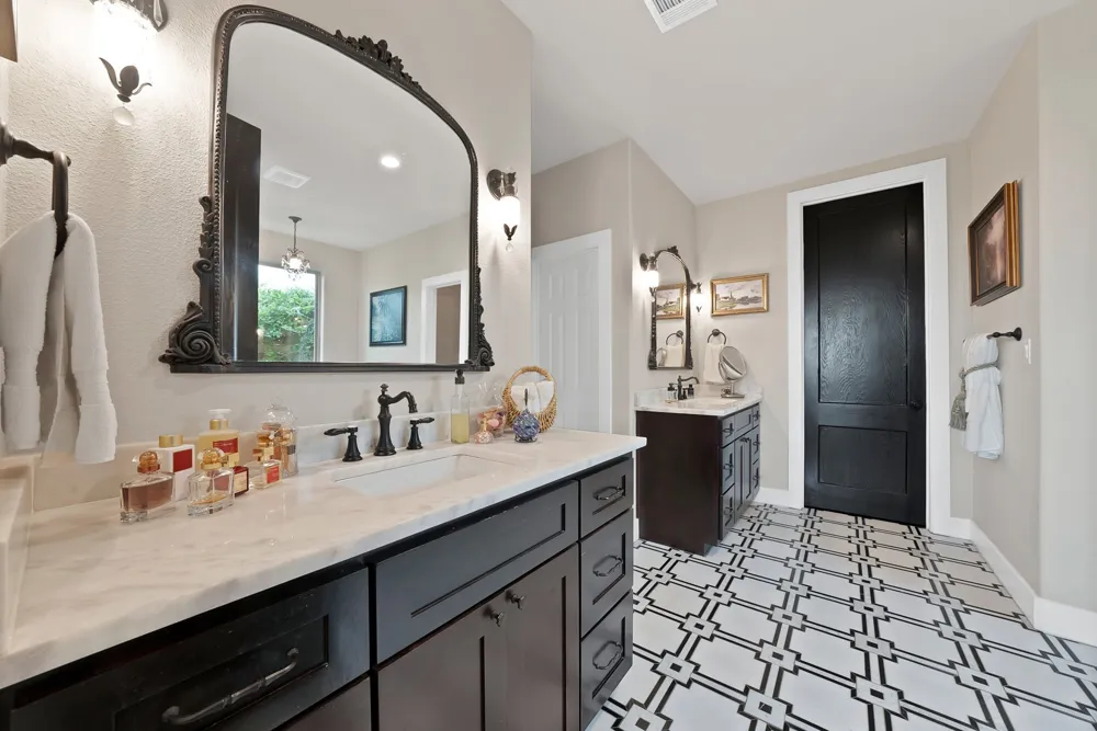 9688 Whispering Creek Terrace Grandview, TX 76050