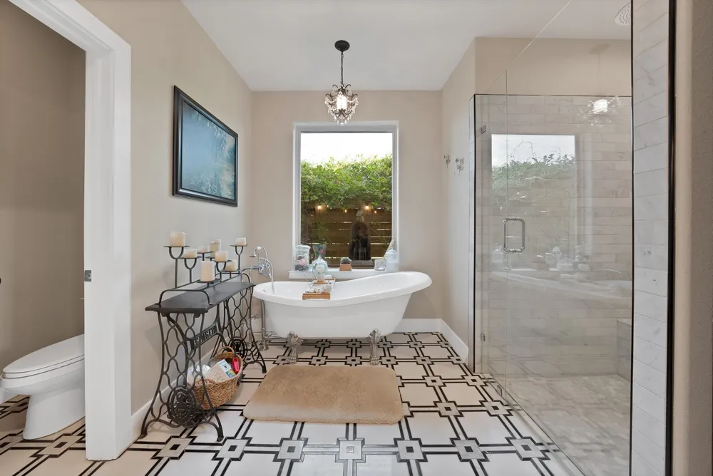 9688 Whispering Creek Terrace Grandview, TX 76050