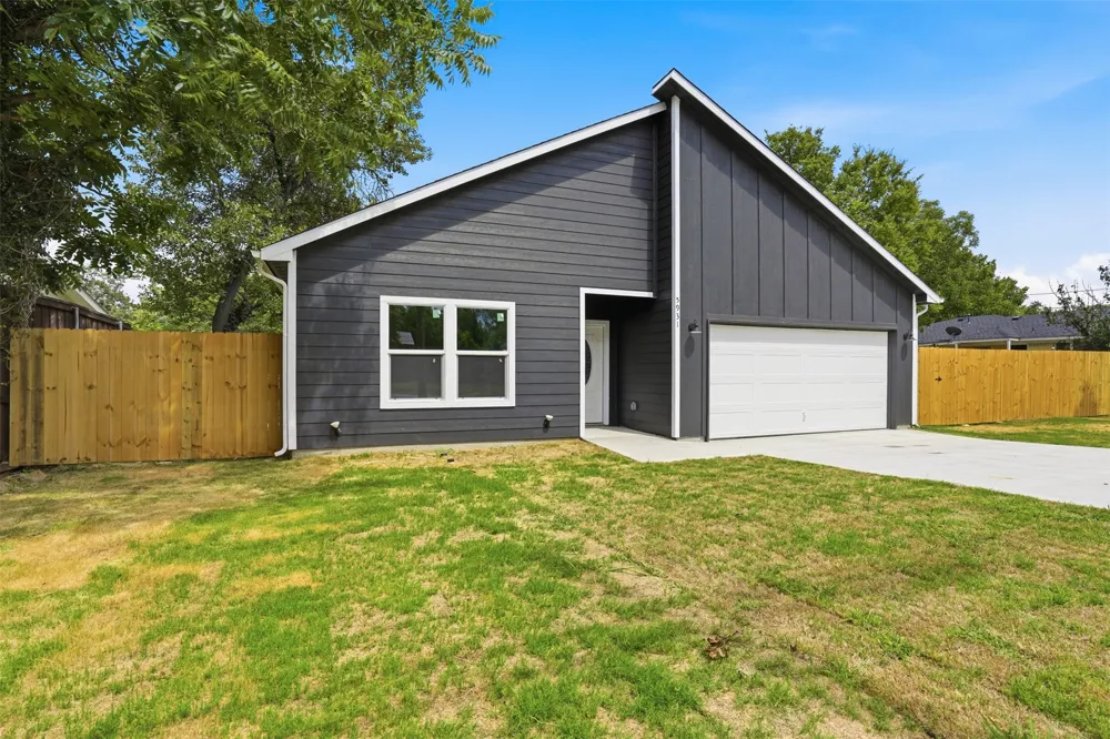 5931 Forest Haven Drive Forest Hill, TX 76119