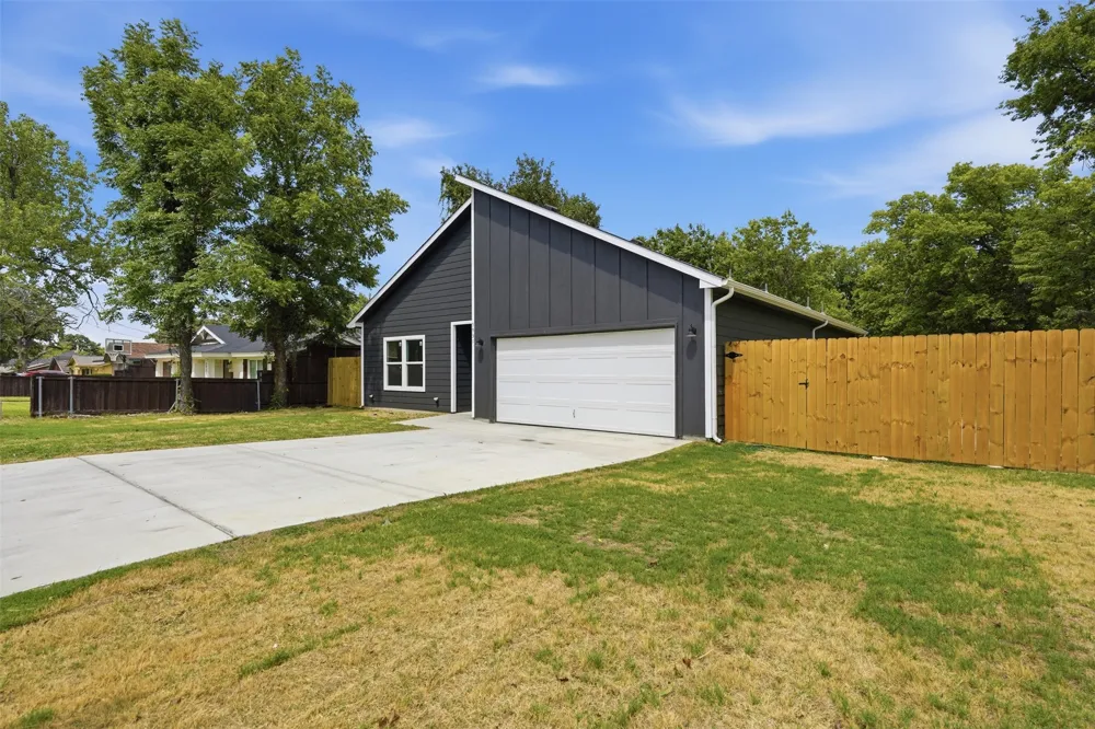 5931 Forest Haven Drive Forest Hill, TX 76119