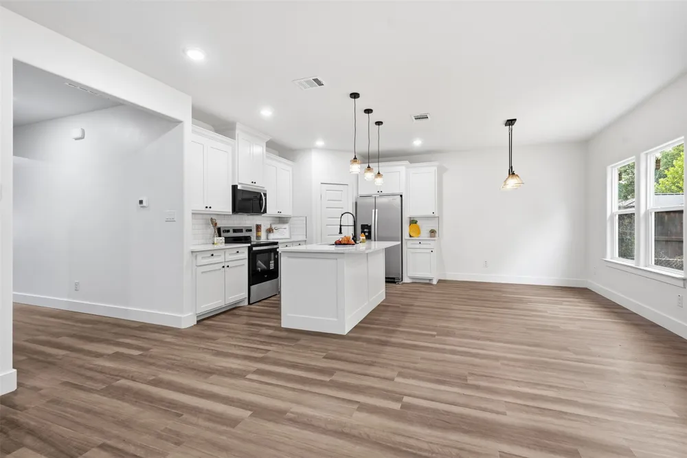 5931 Forest Haven Drive Forest Hill, TX 76119