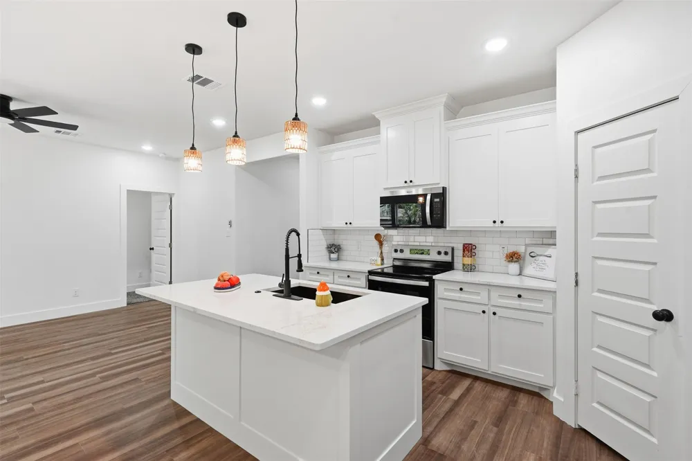 5931 Forest Haven Drive Forest Hill, TX 76119