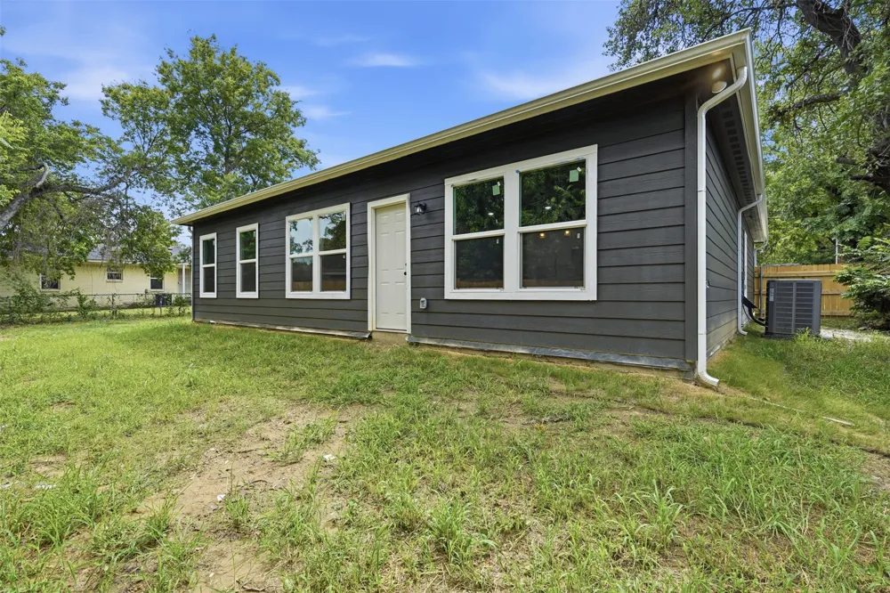5931 Forest Haven Drive Forest Hill, TX 76119