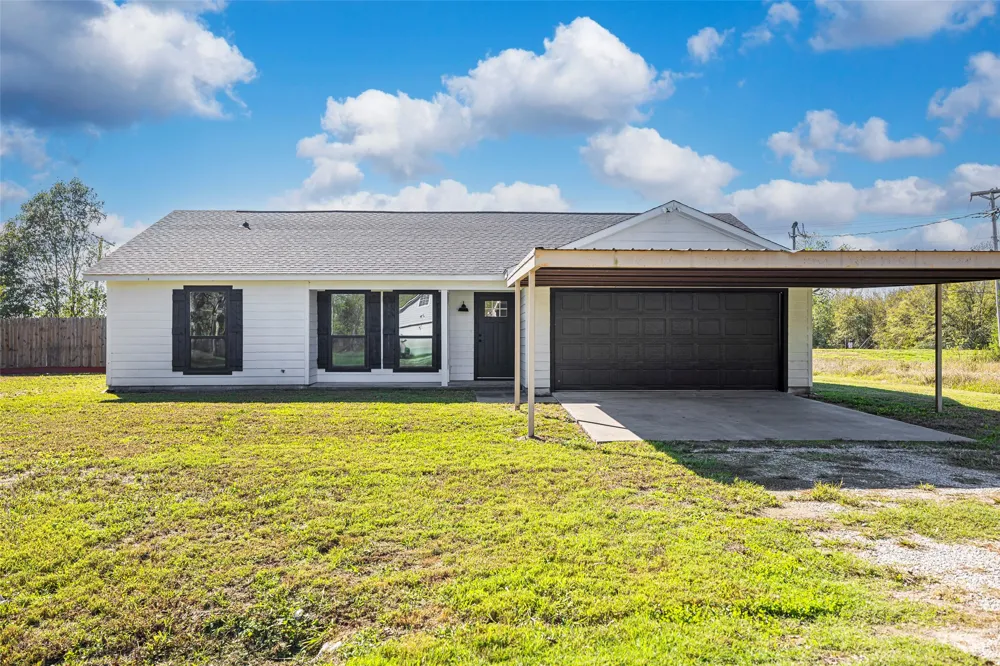 2538 County Road 3127 Greenville, TX 75402
