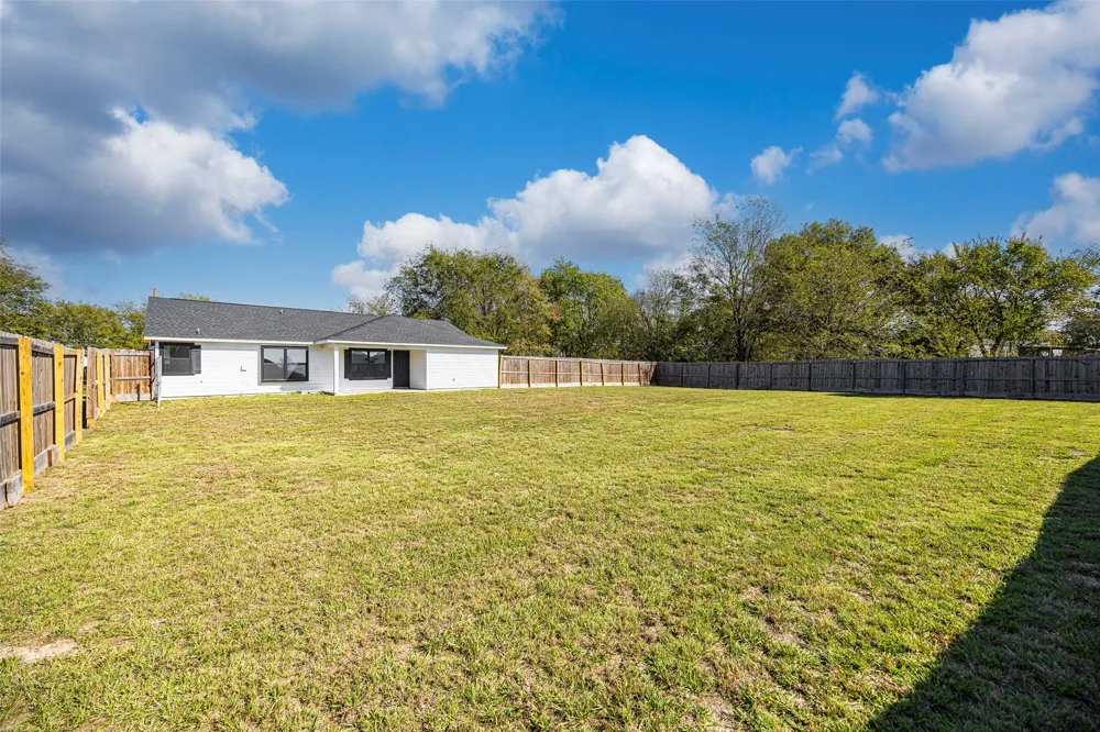 2538 County Road 3127 Greenville, TX 75402