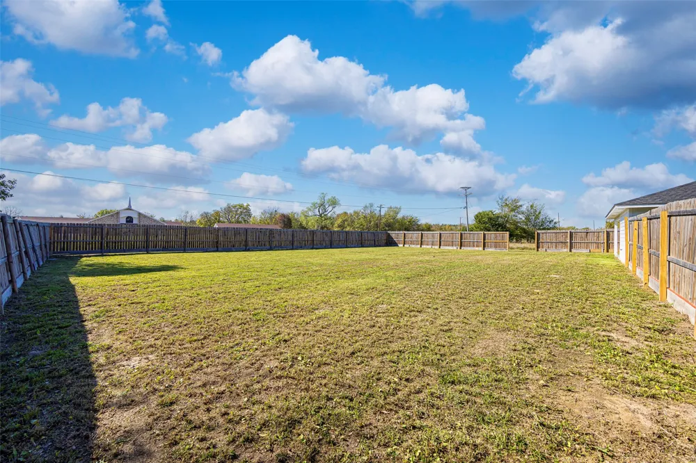 2538 County Road 3127 Greenville, TX 75402