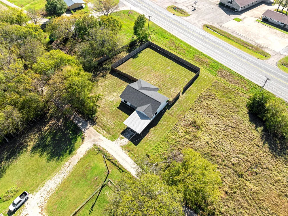 2538 County Road 3127 Greenville, TX 75402
