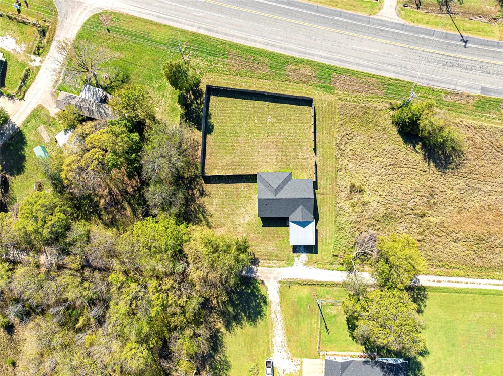 2538 County Road 3127 Greenville, TX 75402