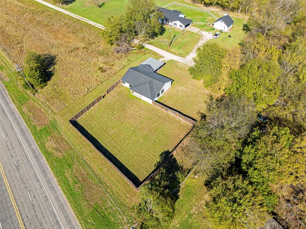 2538 County Road 3127 Greenville, TX 75402